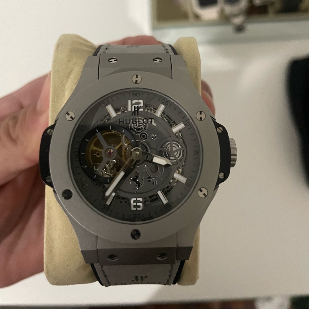 R hublot